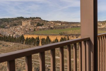 Hôtel 3 étoiles Fuente del Miro <br /> à Valderrobres, l'un des plus beaux villages d'Espagne <br/> WSBK Aragón - Circuit Motorland à Alcañiz