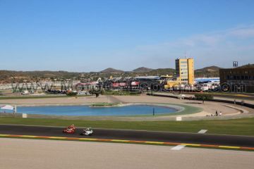 Tribune BLANCHE <br />MotoGP Valence <br /> Circuit Cheste