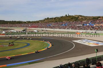 Tribune JAUNE <br />MotoGP Valence <br /> Circuit Cheste
