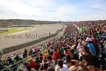 Tribune VERTE <br />MotoGP Valence <br /> Circuit Cheste